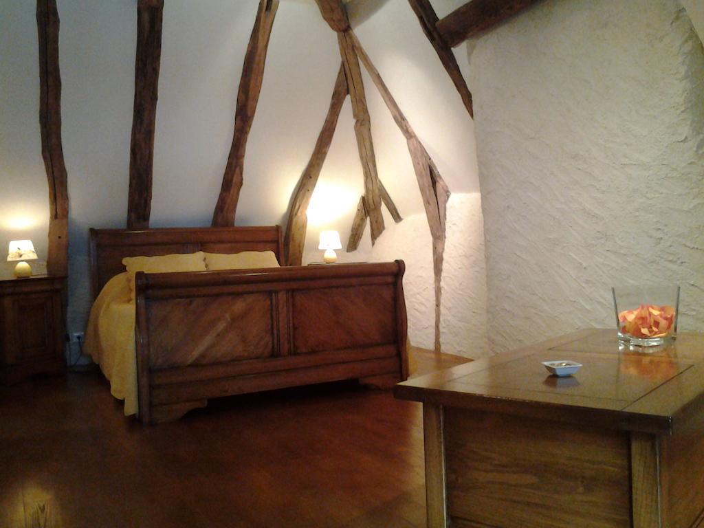 Chambre D'Hotes La Maison De Barrouze Bed and Breakfast Salers Esterno foto